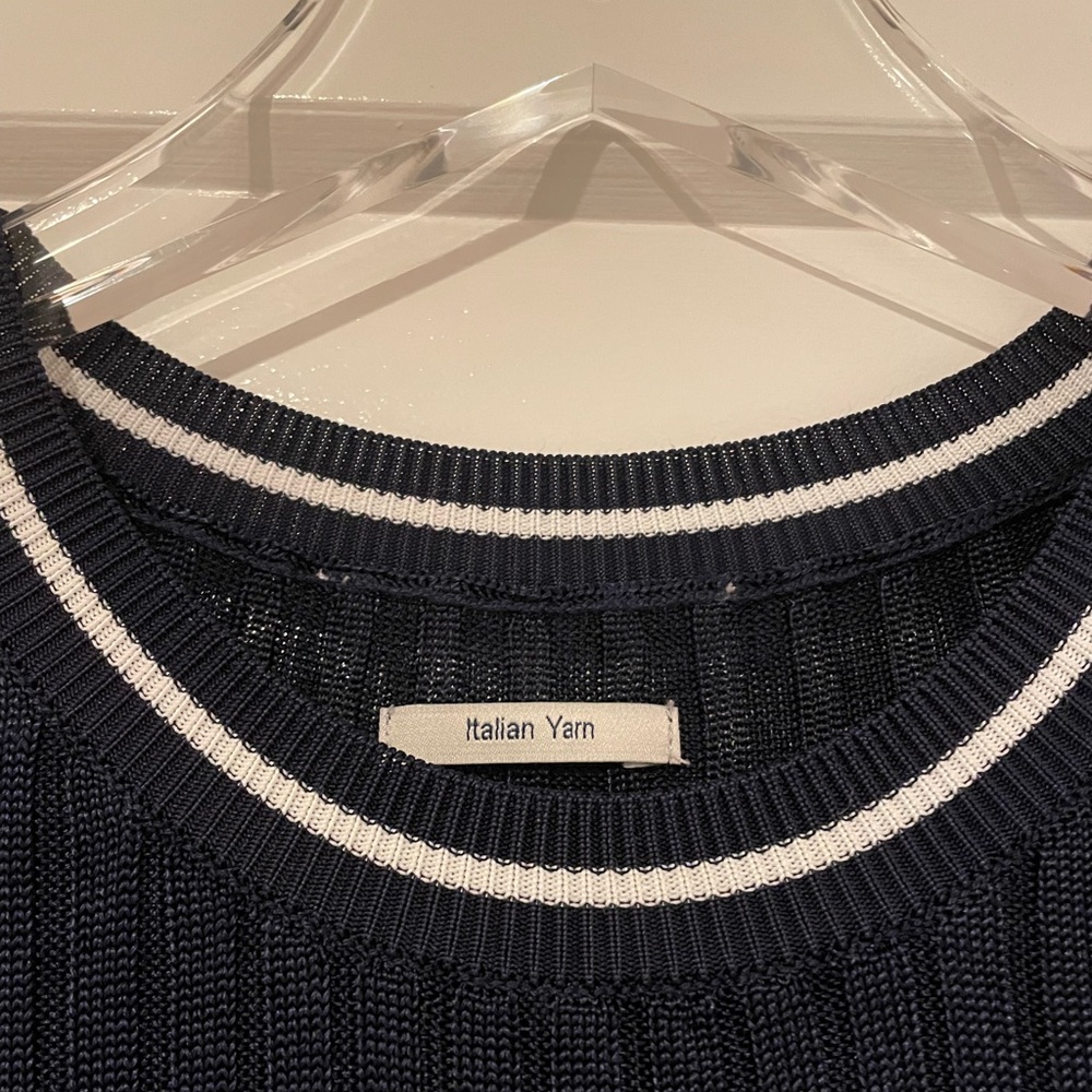 Vintage navy blue knit top with striped white trim ✨